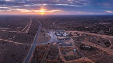 Cocklebiddy Western Australia September 15th 2019 : Cocklebiddy roadhouse, a typical motel on the Eyre highway in the middle of the Nullarbor Plain at dawn