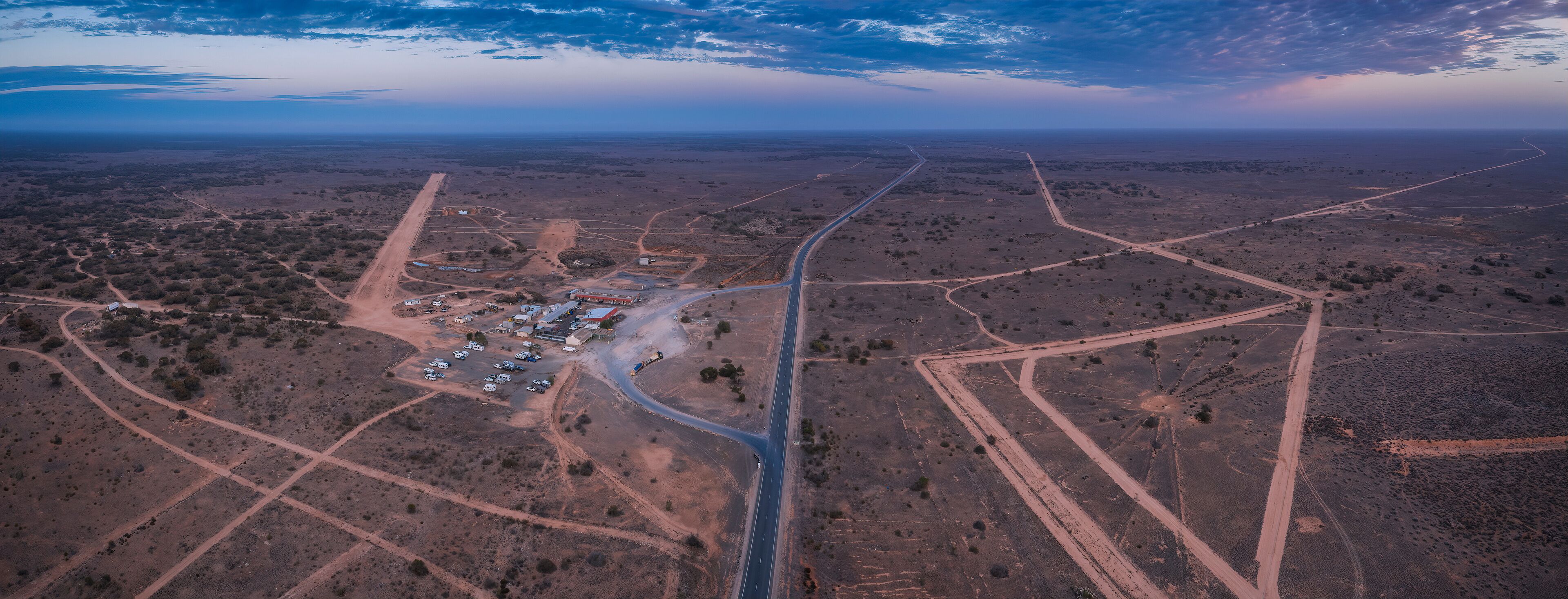 Cocklebiddy Western Australia September 15th 2019 : Cocklebiddy roadhouse, a typical motel on the Eyre highway in the middle of the Nullarbor Plain at dawn