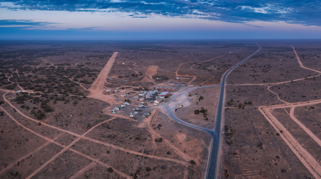 Cocklebiddy Western Australia September 15th 2019 : Cocklebiddy roadhouse, a typical motel on the Eyre highway in the middle of the Nullarbor Plain at dawn
