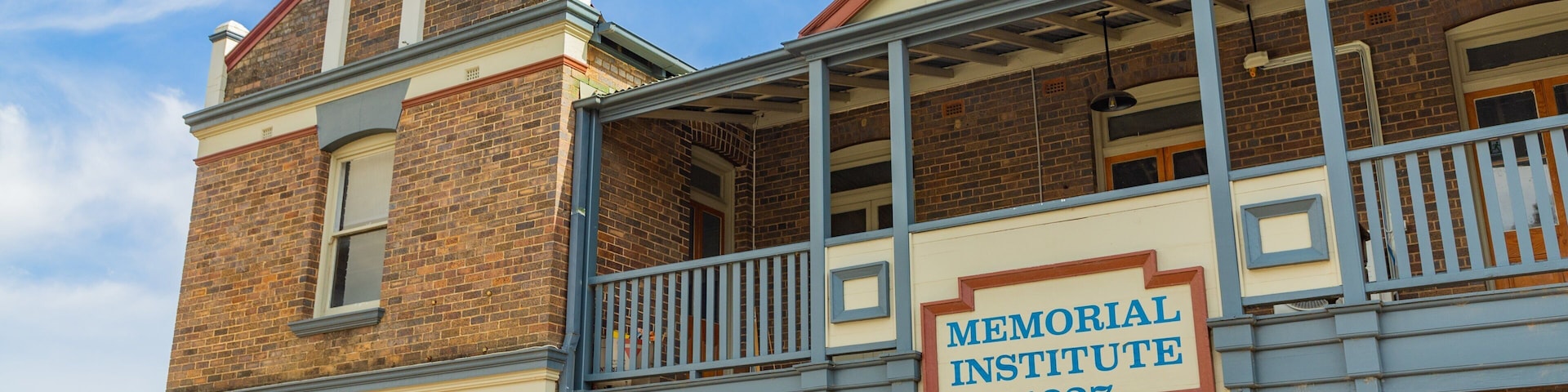 Uralla showing signage