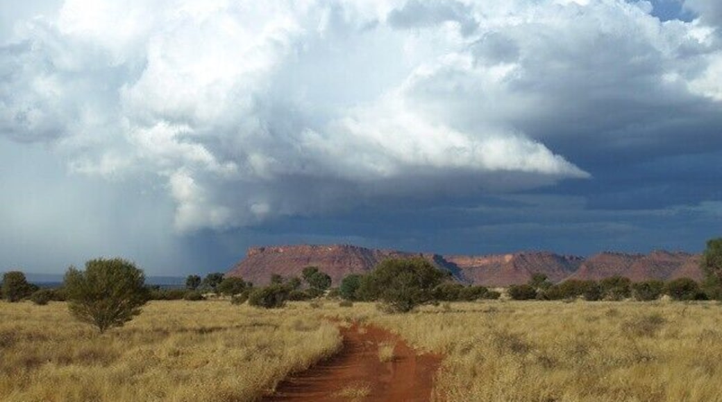 This phenomenal cloud formed over the end of the George Gill Range in Watarrka National Park (also the home of the Australian Kings Canyon)! #roadtrip