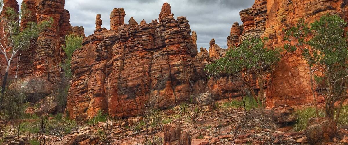 The southern lost city is a true hidden gem. Not many visitors make their way to these mysterious rock formations nestled inside Limmen NP in Australia’s Northern Territory. After driving down the dirt road, the Lost City Campsite sits almost right up against the incredible formations.
#hiddengems #australia #northernterritory #lostcity #rockformations #limmen #hiking #explore #ontheroad
