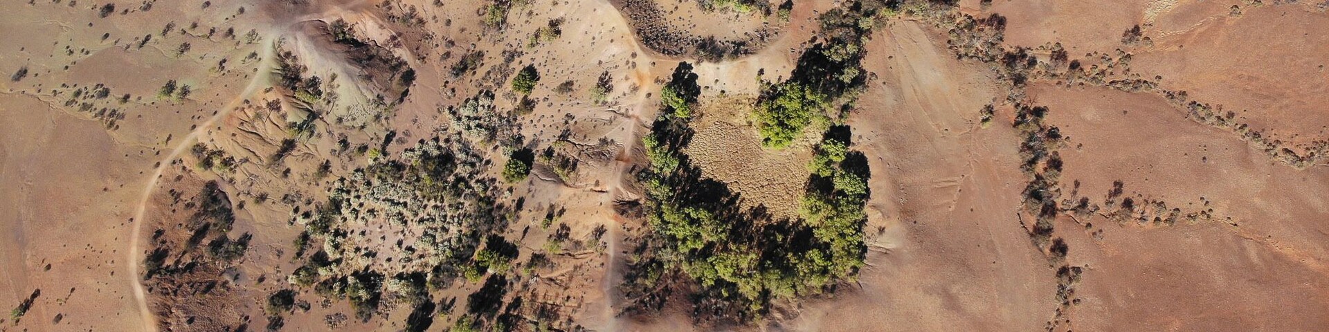 A magic spot at ground level and even more amazing from on high. Henry Craters in central Australia.
#AboveItAll #outbackaustralia #crater