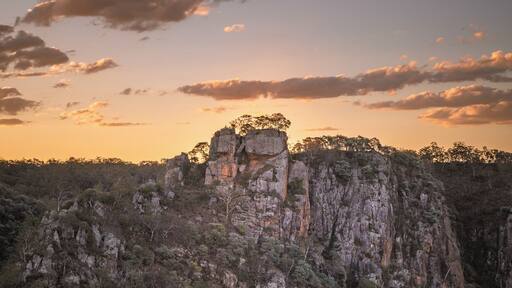 Sunset near Adam's Lookout at Bungonia National Park. Beautiful.
#sunset #cliff #landscape