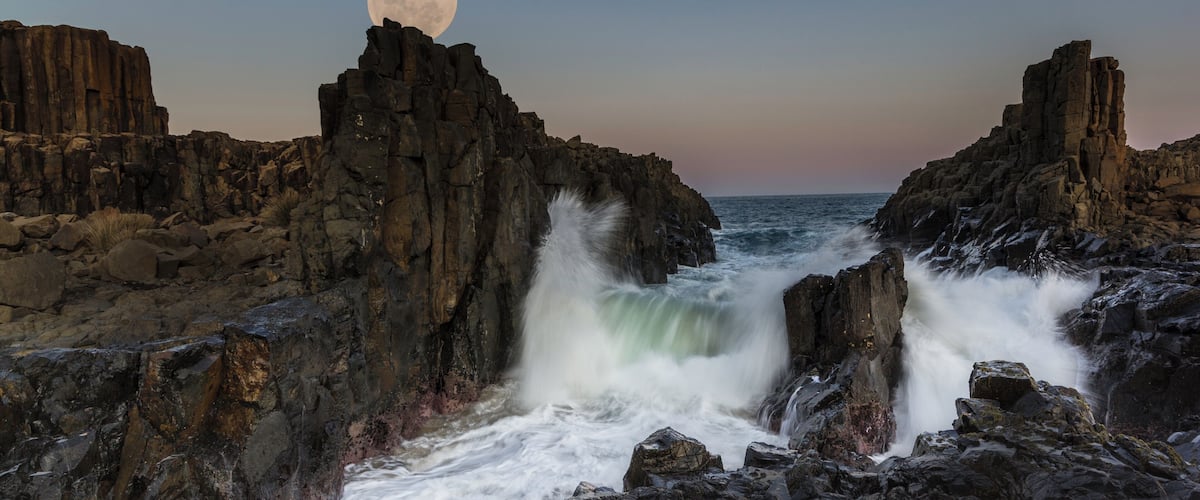 Bombo Quarry has become a very popular spot for sunrise photography due to the unique walls and columns left over from the quarrying in the 1800's. This shot was taken during sunset when we witnessed a supermoon rising over the ocean. #localsecrets