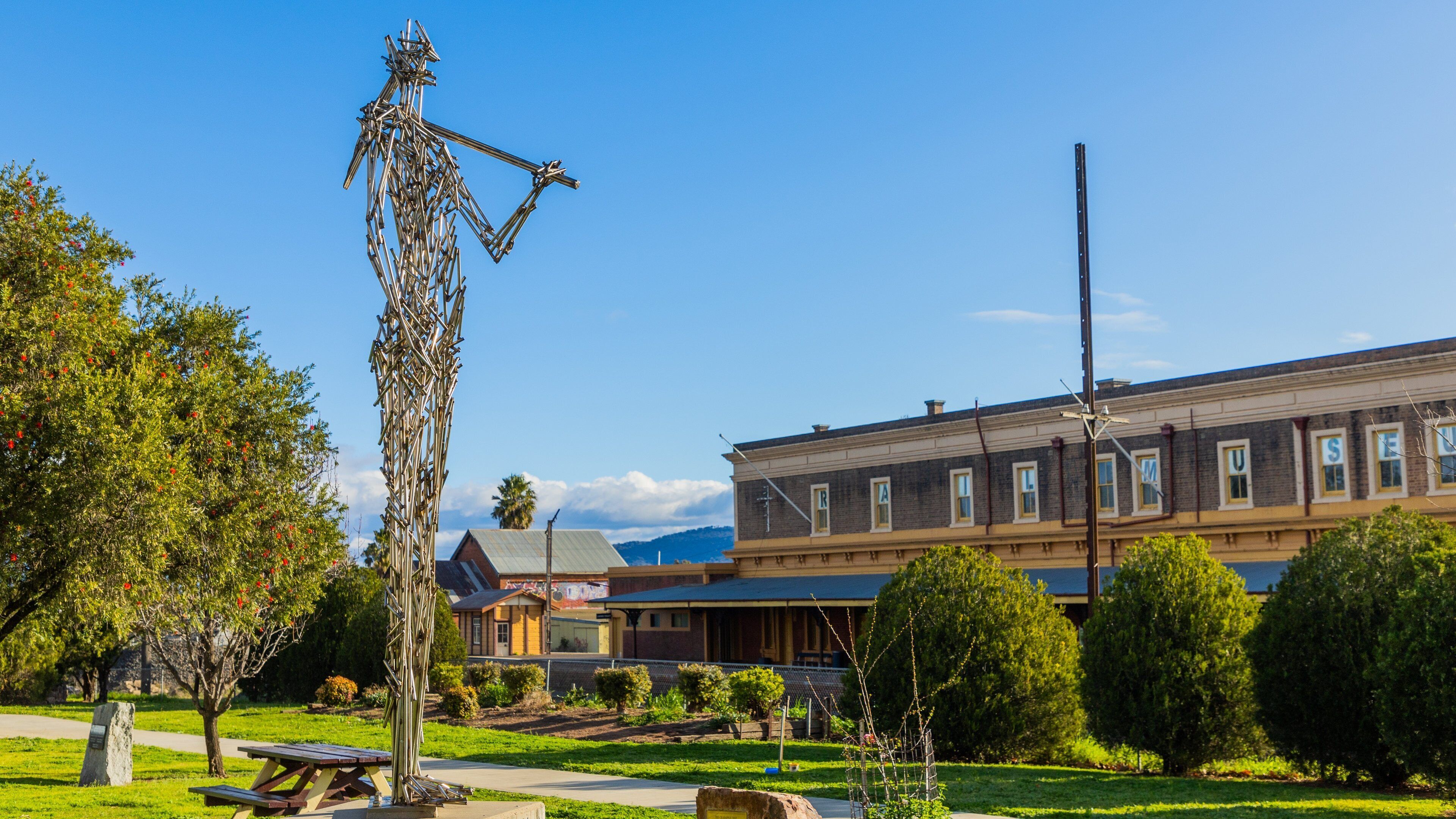 Werris Creek showing a park and outdoor art