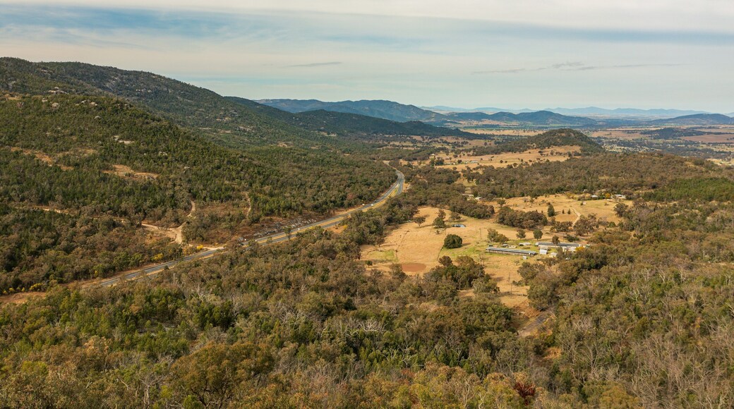 Moonbi showing tranquil scenes and landscape views