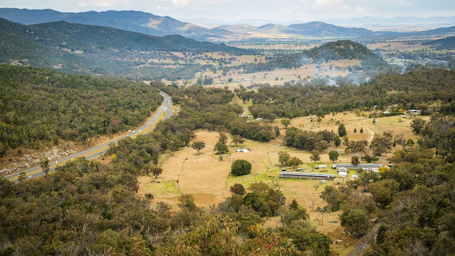 Moonbi which includes landscape views and tranquil scenes