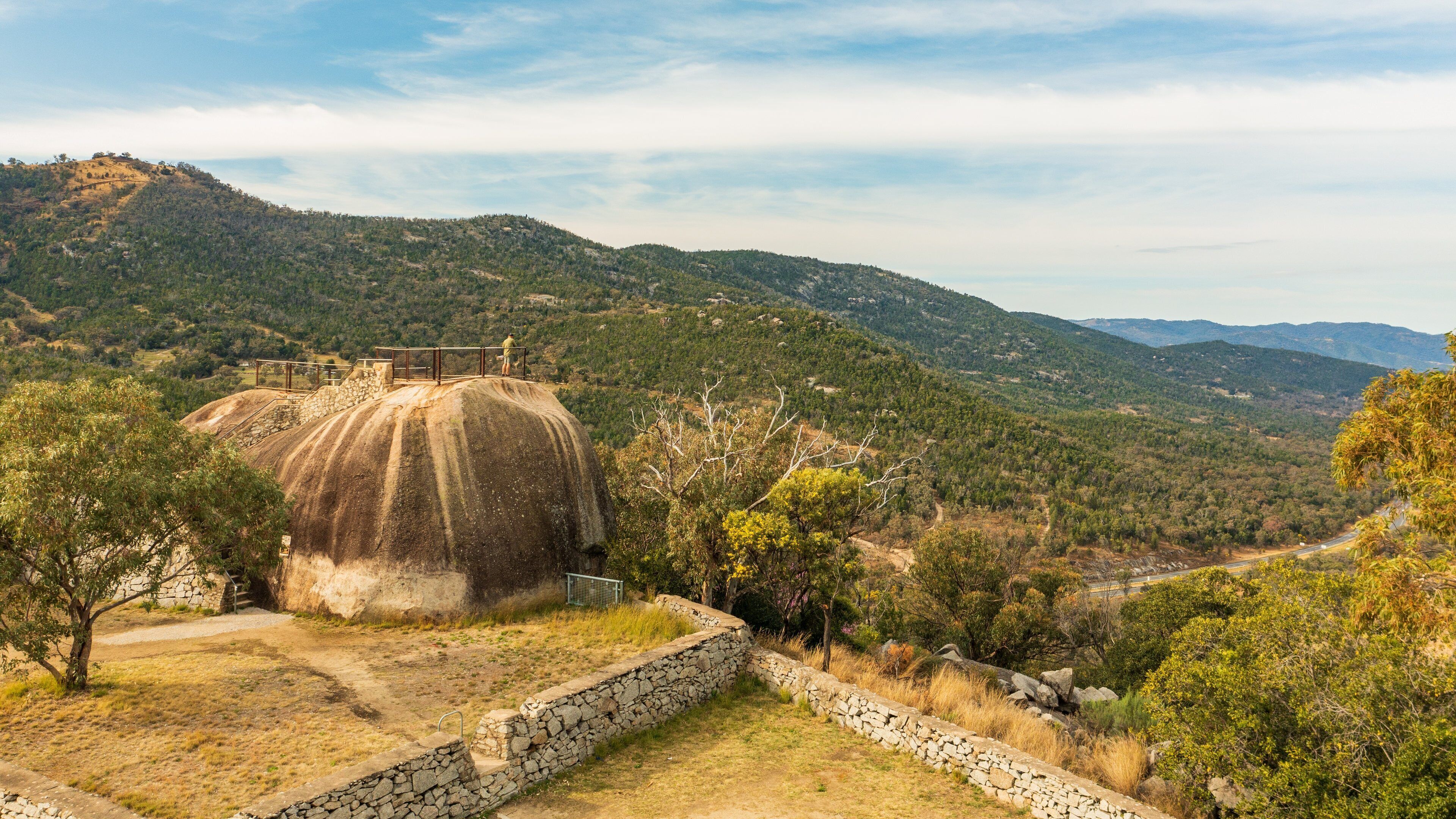 Moonbi which includes landscape views and tranquil scenes