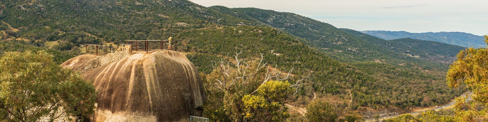 Moonbi which includes landscape views and tranquil scenes