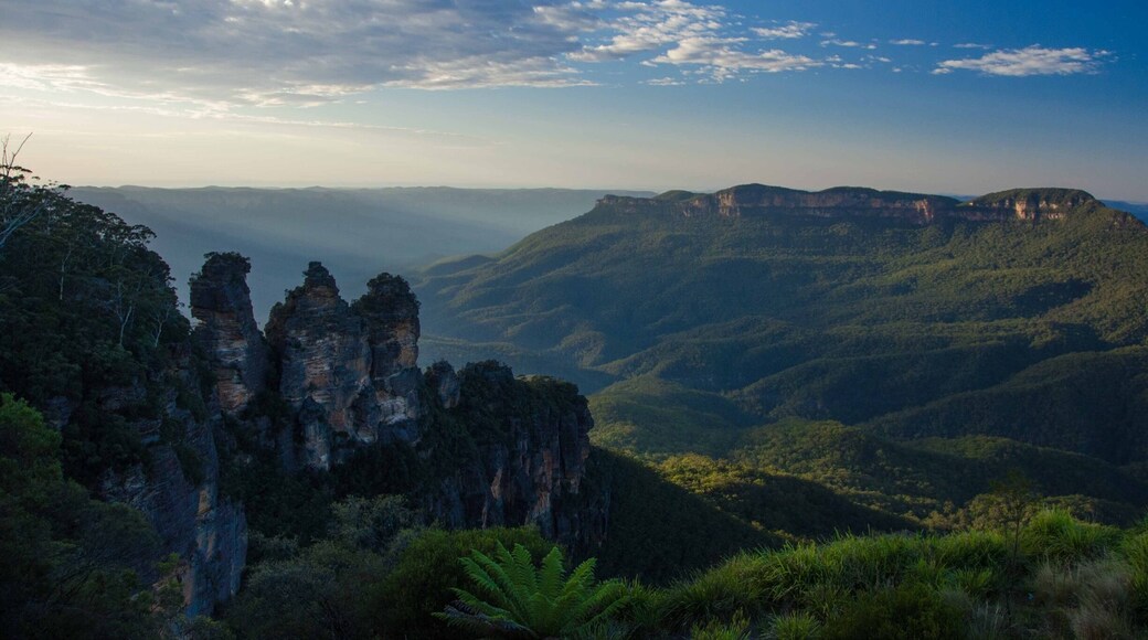 The Three Sisters landmark in the Blue Mountains. Joined list of UNESCO Heritage Sites in 2000.