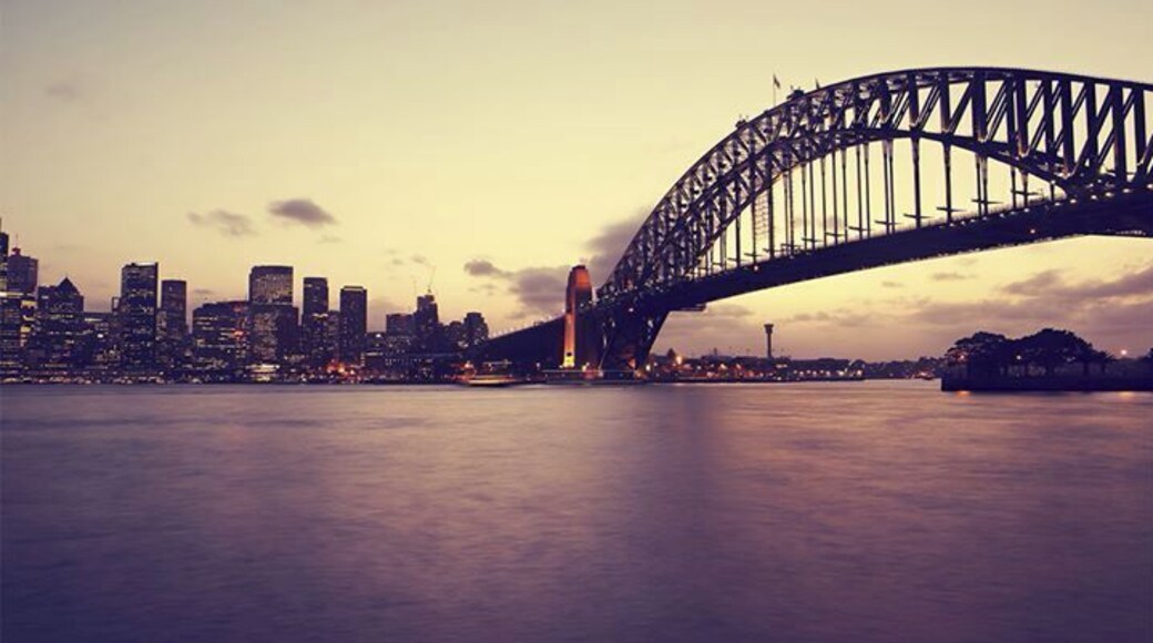 When you lost with the view of Sydney Harbour Bridge and nature start painting it with a different shades :) that moment is cherished forever.. My first solo trip to Sydney <3 and I have discovered a better version of me ;)
Thanks #Changiairport #FlySQ to provide me the golden opportunity to rediscover my inner photographer :D
#visitsydney #australia #harbourbridge #trover #sunset #sponsoredtrip #travelblogger