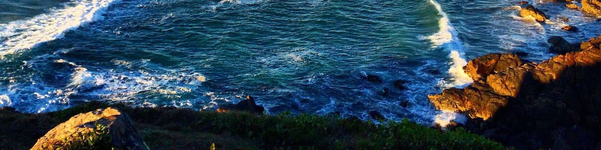 When the morning light touches the earth... What a beautiful day to live!