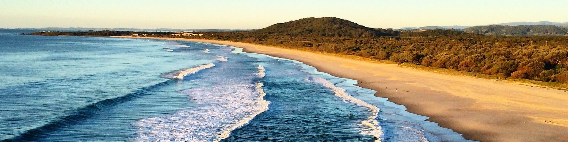 When the morning light touches the earth... What a beautiful day to live!