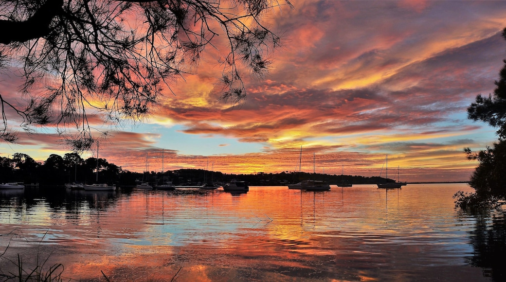 I live here and there's a park right on the shore of Lake Macquarie (Australia's largest salt water lake, as in one that actually has water in it all the time).
There's a lovely park, sadly without facilities, just down the road and it's a wonderful spot to shoot sunrises or view some bird life.