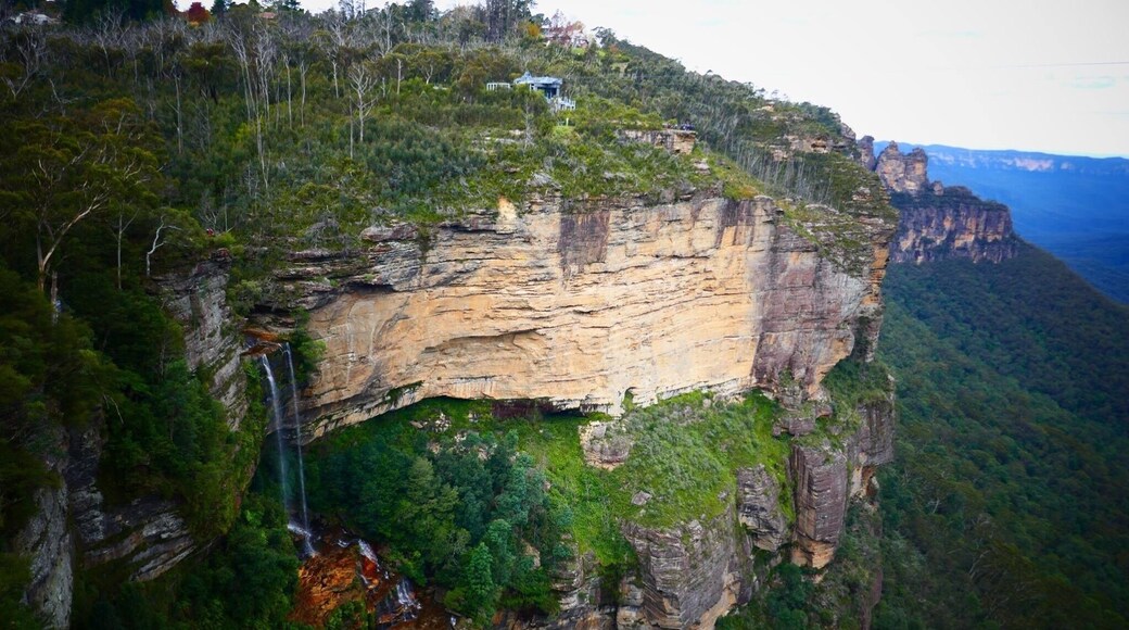Waterfall and three sisters at blue mountains