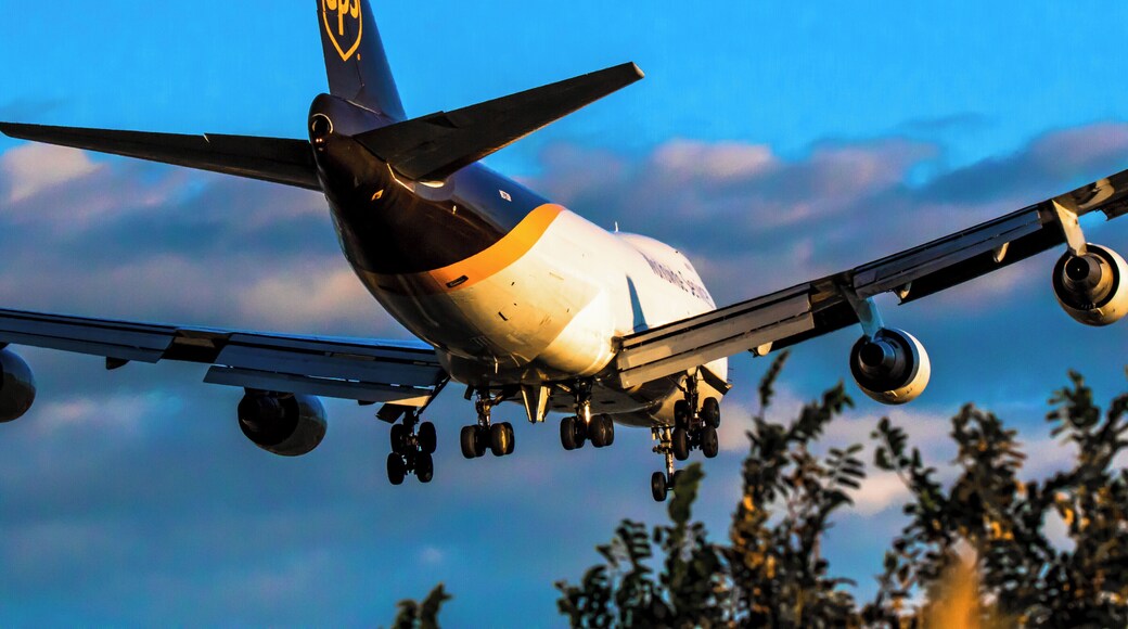 Sydney Airport view from Swamp Road Temepe. Great viewing area if you are in the area.