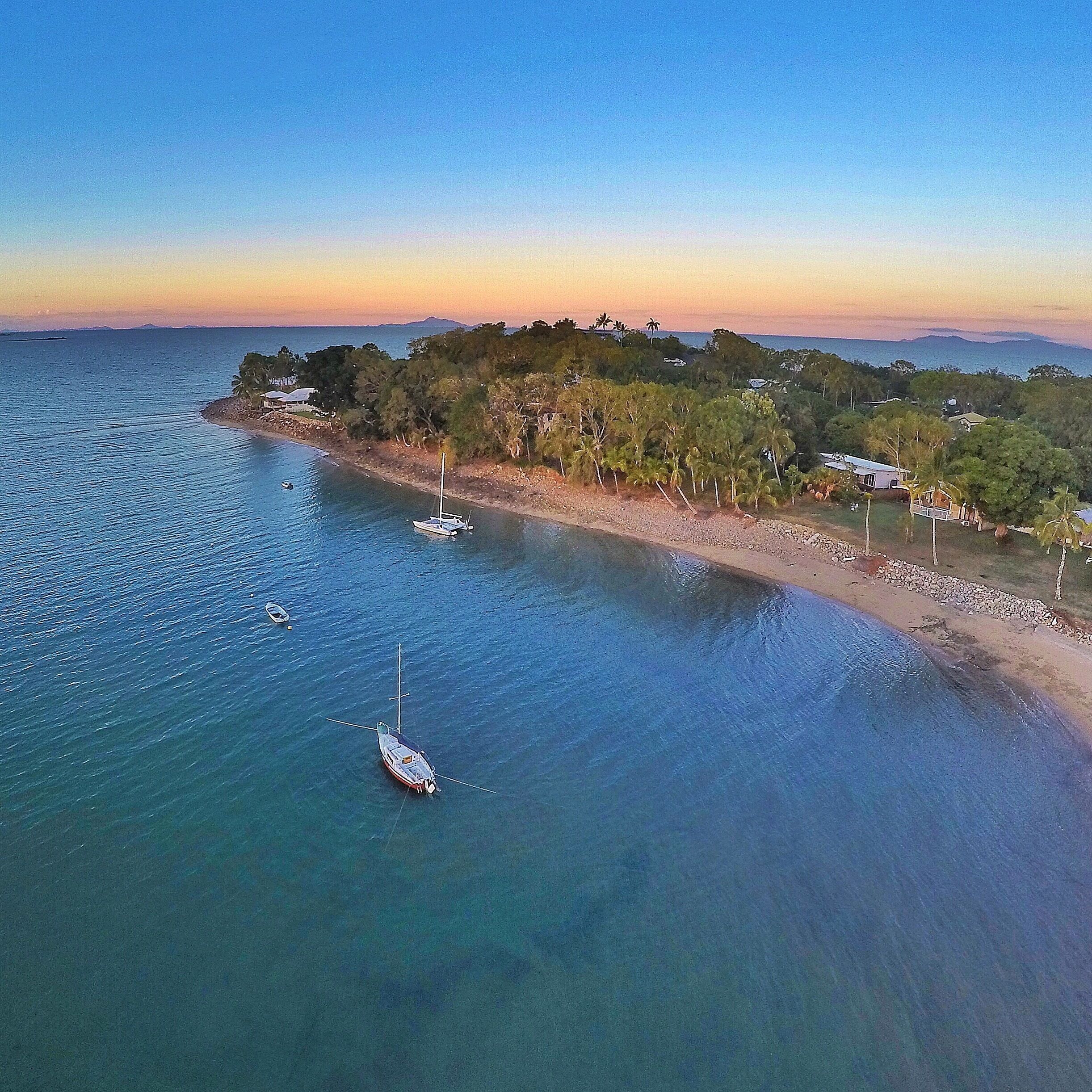 One of the best places in Mackay to watch a sunset, the well named Sunset Bay! 🌅🌴⛵️😀
#GoProANZ #meetmackayregion #thisisqueensland #seeaustralia