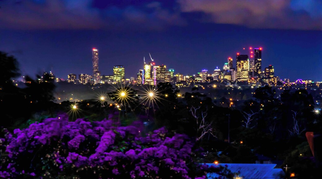 Brisbane city shot from Richlands 20 km away on a 70-200