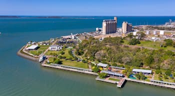 Horizontal shot of East Shores in Gladstone