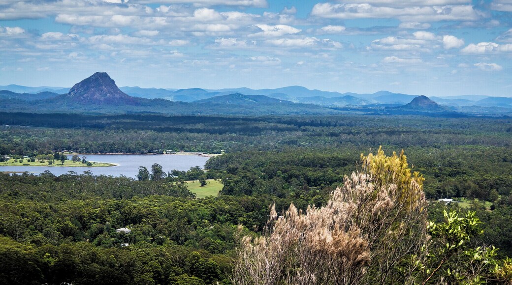 Nice little look out, just 1km walk from the car park in Queensland, Australia. Saw a brown snake on the way up which was pretty cool.
