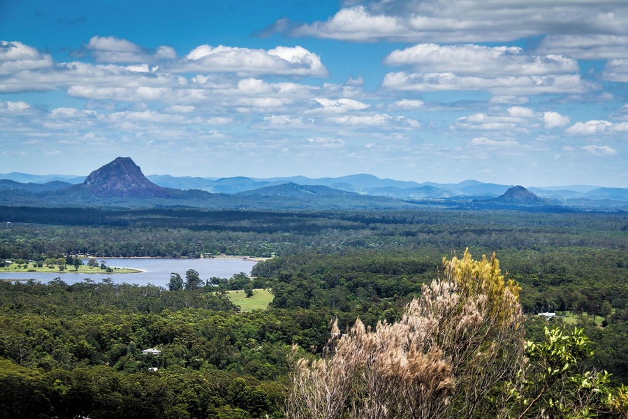 Nice little look out, just 1km walk from the car park in Queensland, Australia. Saw a brown snake on the way up which was pretty cool.