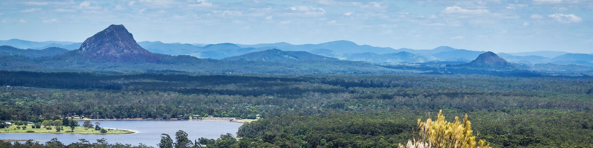 Nice little look out, just 1km walk from the car park in Queensland, Australia. Saw a brown snake on the way up which was pretty cool.