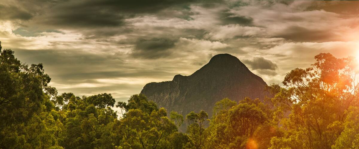 Mount Beerwah im Glasshouse Mountains National Park in Queensland, australien