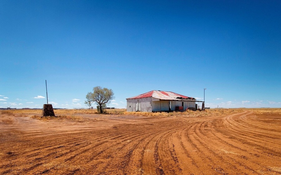 Stopping for beer at Middleton Hotel is a MUST!!!