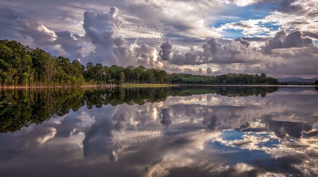 This is a great place for a sunset. This particular evening the water was very still making for some great reflections.
There’s a few different spots and car parking too. Note they lock the car park fairly early in the evening. Great place for a picnic too.