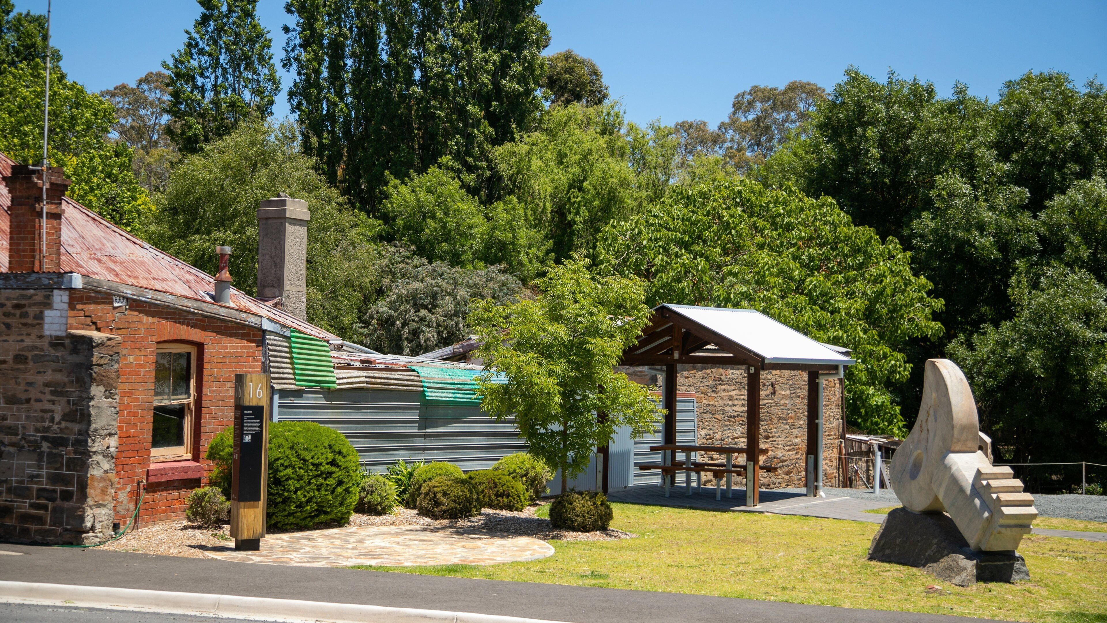 Mount Torrens which includes outdoor art