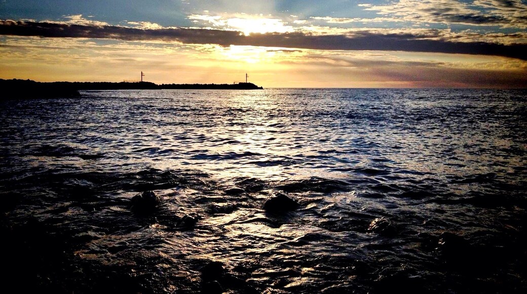 View of the sunset at O'Sullivan Beach, South Australia
#Adelaide #Sunset #Beach #GoldenHour
