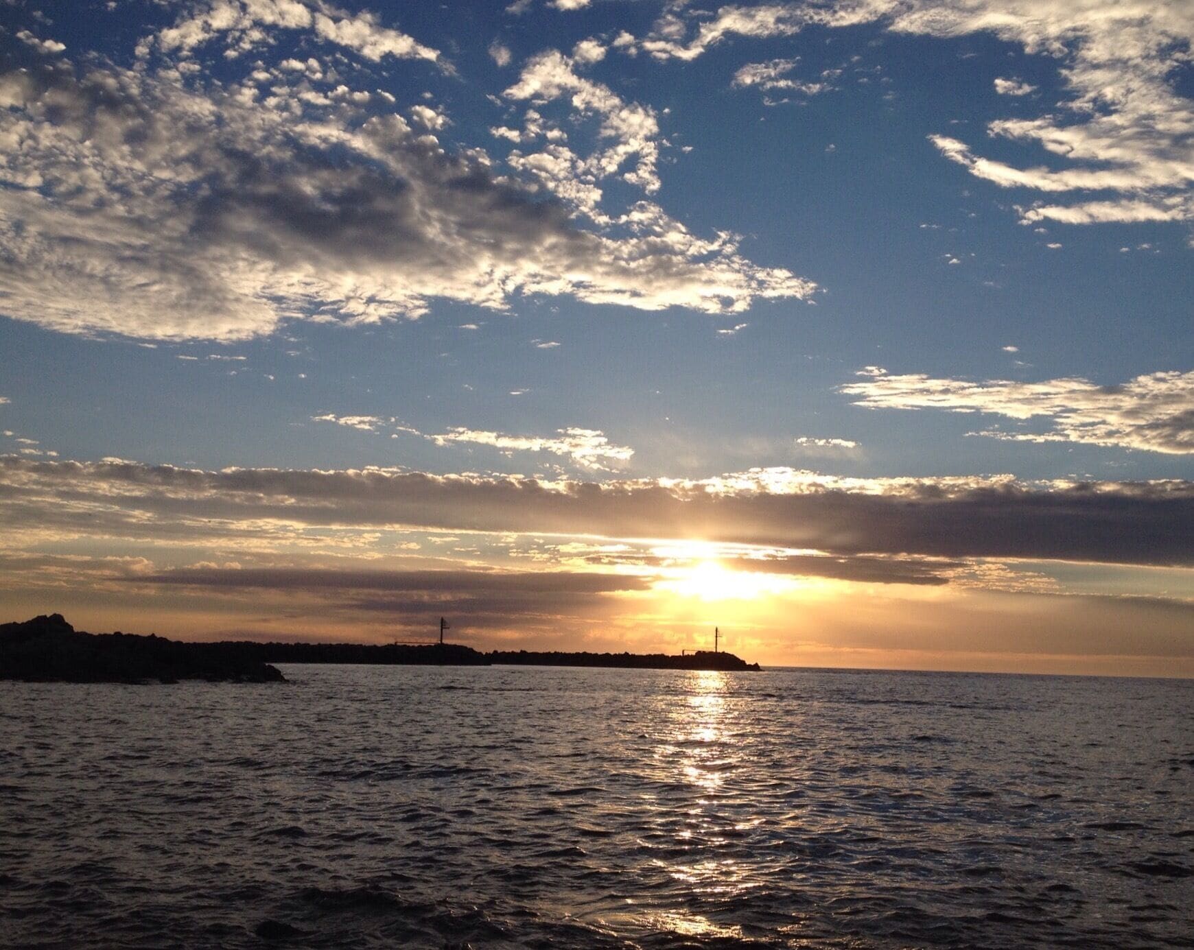 Sunset over O'Sullivan Beach, South Australia 
#Australia #Sunset #Beach #GoldenHour