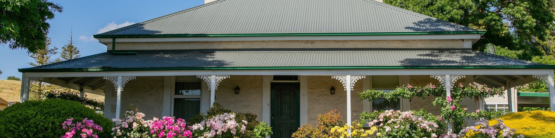Eden Valley featuring flowers and a house