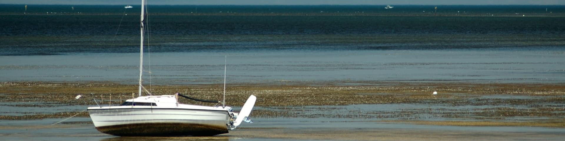 Boat high and dry at low tide, Coobowie, South Australia, Shutterstock ID 8597044, Purchase Order: -
