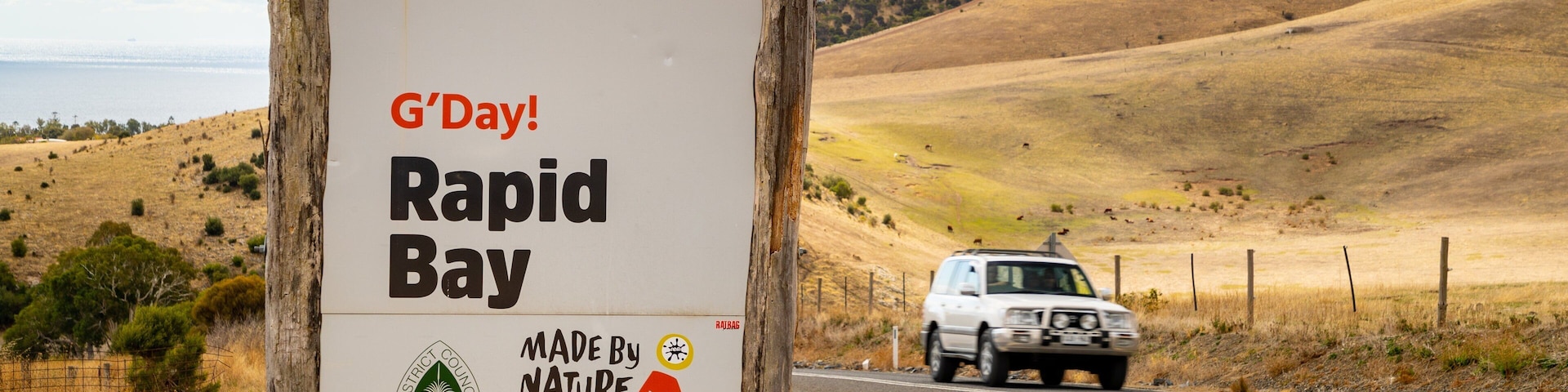 Rapid Bay featuring tranquil scenes, 4 wheel driving and signage