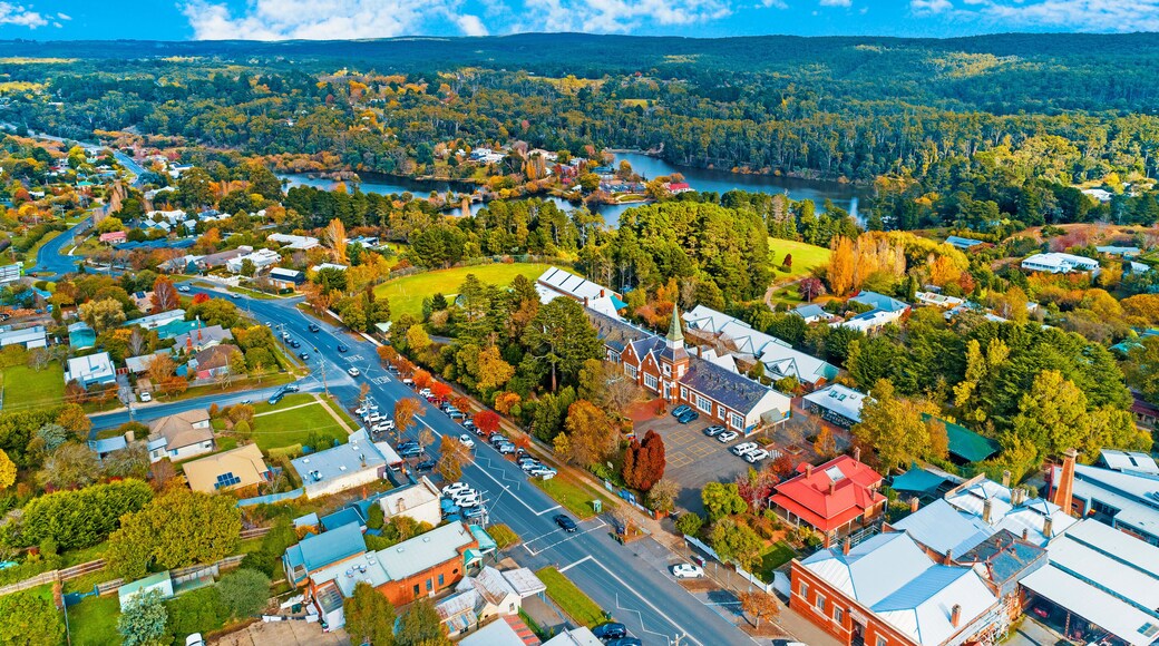 Exploring Daylesford in Victoria. Breathtaking views of Lake Daylesford and Hepburn Regional Park.