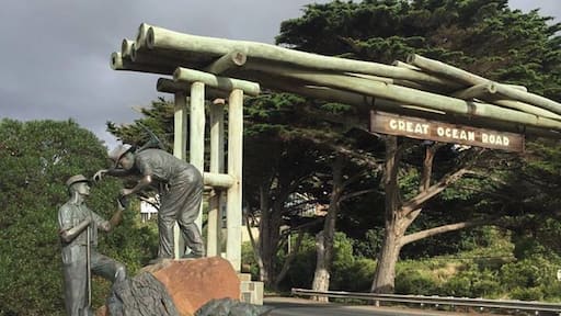 Start of the Great Ocean Road