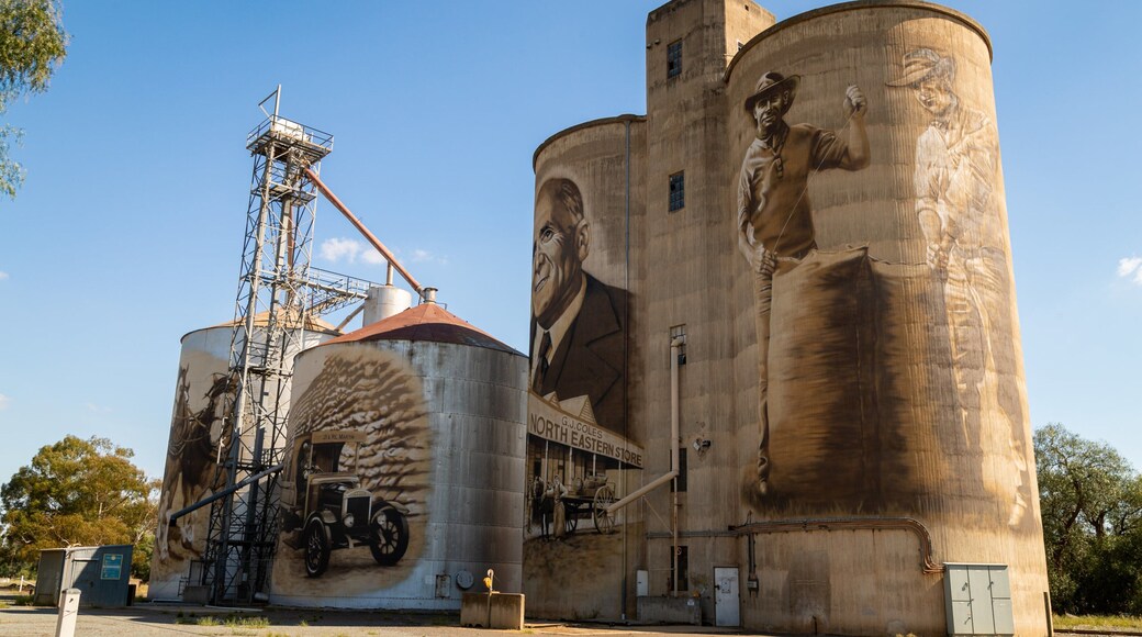 St James which includes outdoor art