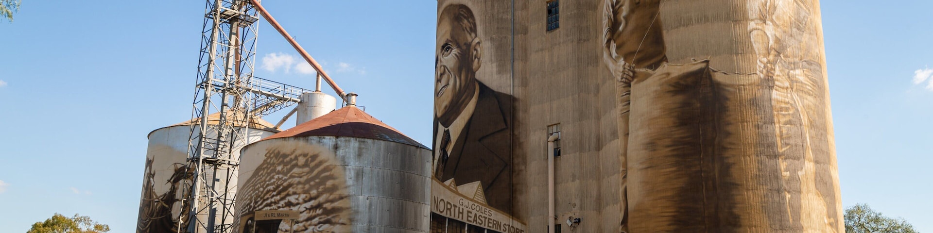 St James which includes outdoor art