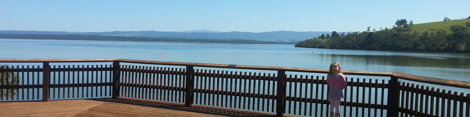 Marley at Lake Glenmaggie, east Gippsland, Australia
#lake, #weir, #eastgippsland,#Australia, #family, #marley
www.wyldfamilytravel.com