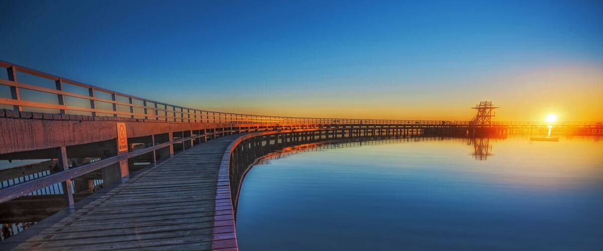 Timber walkway surrounding Eastern Beach Swimming Pool, Geelong, Australia