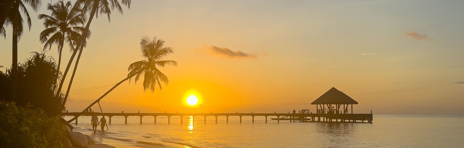 Sonnenuntergang auf den Malediven Insel Filaidhoo