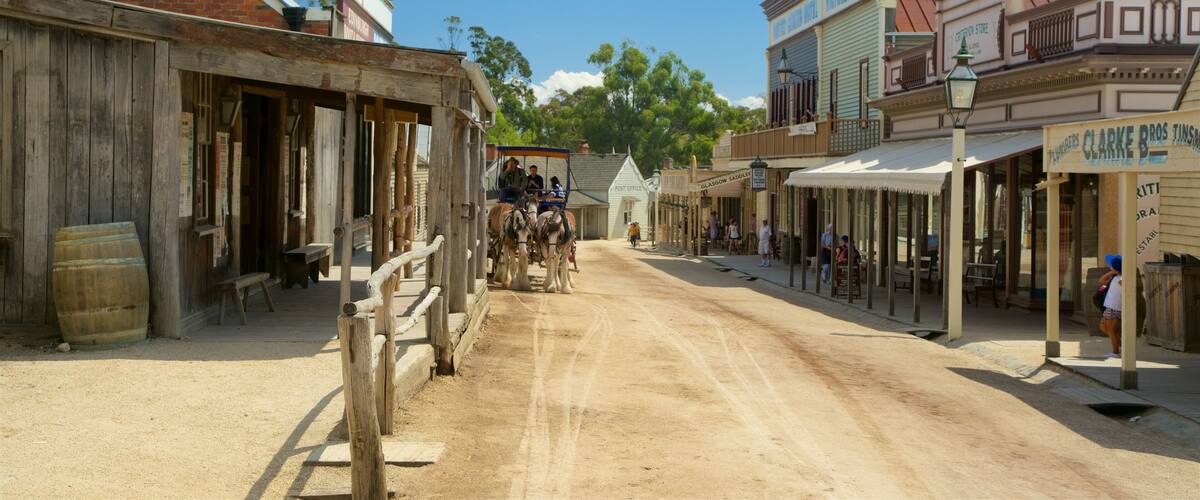 Golden Point featuring heritage elements, land animals and a small town or village