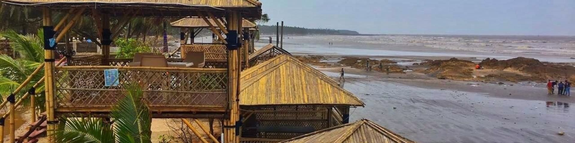 Beaches are for all season's, they don't disappoint even on a rainy day, they just make it more fun. 😘