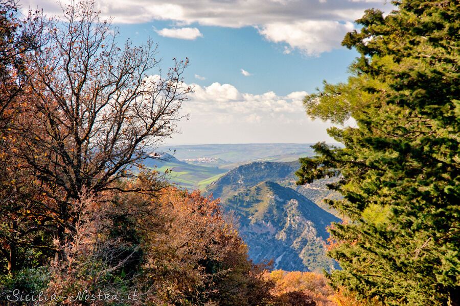 Monti Palazzo Adriano