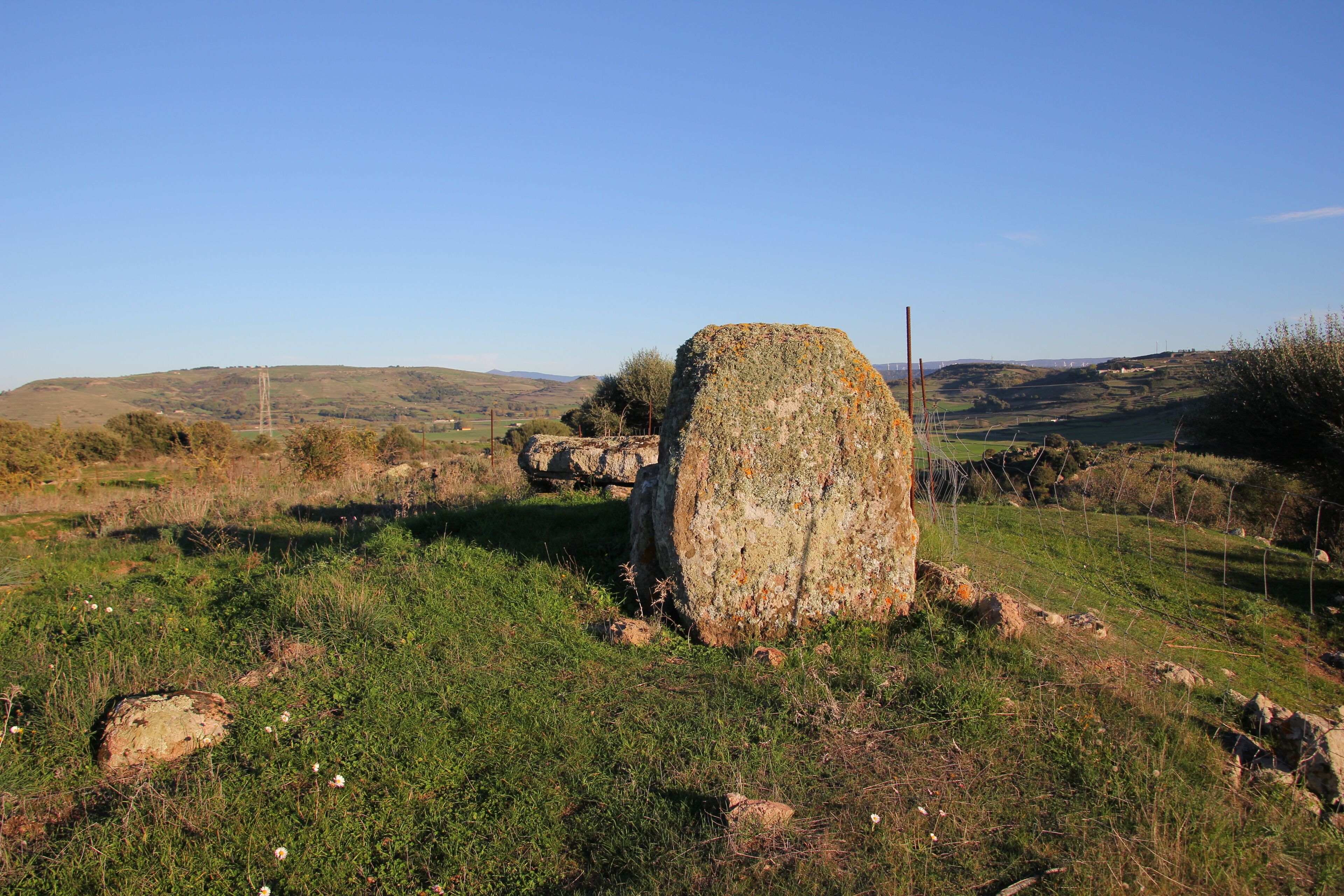 Cossoine - Tomba dei giganti di Paddeu o Su Truppu