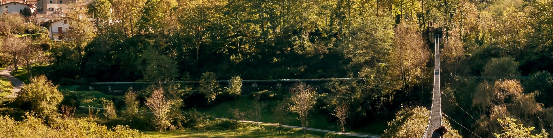 The Ferriere suspension bridge is a pedestrian walkway that connects the two sides of the Lima stream, between Mammiano Basso and Popiglio in the municipality of San Marcello Piteglio, Pistoia, Italy