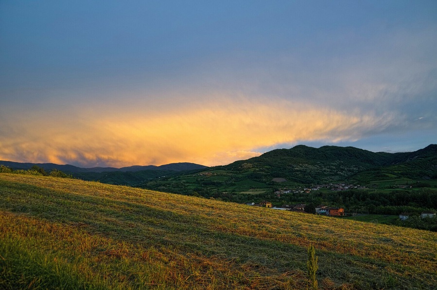 Cala la sera sulla Valle Staffora