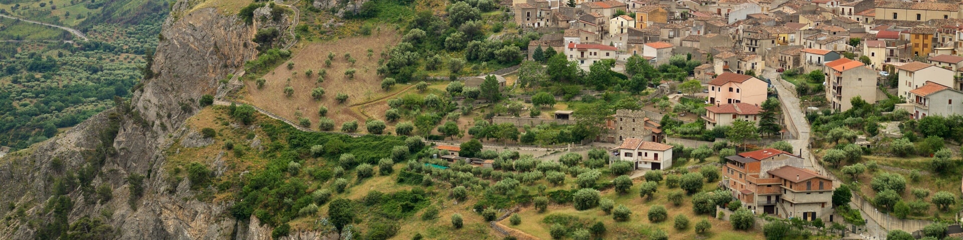 Civita showing landscape views, tranquil scenes and a small town or village